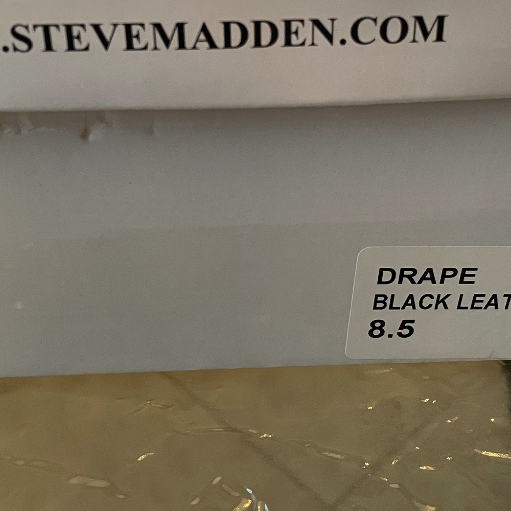 Steve Madden Black Leather Bootie size 8.5